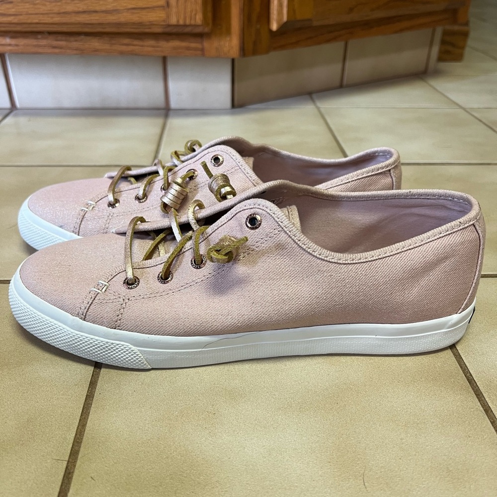Sperry tennis shoes